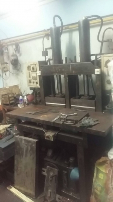 ขายเครื่องอัดยาง2หัวหน้าโต๊ะ11นิ้วพร้อมใช้