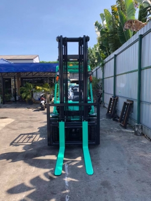 ขาย MITSUBISHI ล่าสุด 3.5 ตัน 4 เมตร เบนซิน/LPG ปี2013 ชั่วโมง 5 พัน 094-426-7888 จะเด็ด ขาย MITSUBISHI ล่าสุด 3.5 ตัน 4 เมตร เบนซิน/LPG ปี2013 ชั่วโมง 5 พัน 094-426-7888 จะเด็ด