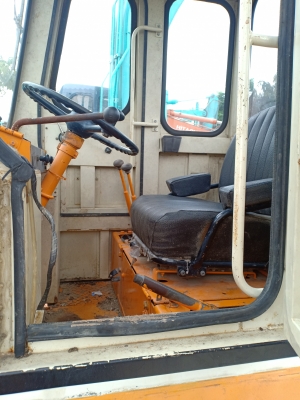 ขายจ้า..รถตัก KOMATSU 507  เก่านอกแท้  มาใหม่สภาพสวย  คล่องมากๆๆ  ลองระบบกันได้ทุกวัน  โทร 089-3818694  จ๊อย