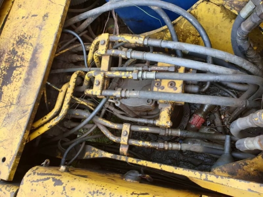 ขายรถแบคโค KOBELCO SK 200-3 เอกสารเล่มทะเบียน ราคา.450,000 โช้เปลี่ยนมาใหม่ เฟรมสวย ไฟฟ้าตัด จอ กล่อง อยู่ เอวมีขยับนิดหน่อย แผ่นขนาด 80 สวย รถใช้งานได้ ไล่ระบบอีกนิดหย่อย ขายตามสะภาพ ท่านลูกค้าท่านใดสนใจโทรหา 081-3531946 ต่อ.บางนา &amp; ID-LINE รถอยู่ บุ