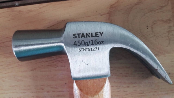 ค้อน Stanley 16oz ด้ามไม้ ค้อน Stanley 16oz ด้ามไม้