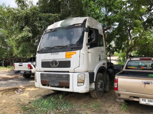 มาใหม่ 4 คัน หัวลาก 10 ล้อ คันละ 365,000 บาท  FAW 380 แรง ปี 2557 สภาพสวย 2 เพลา  8 เกียร์ฟูลเลอร์ (LOW-HIGH) NGV8 ถัง เครื่อง 380 แรง ดี. (มีปั้มไฮโดรลิกระบบดั้ม ) หัวสวยมีแอร์ คัสชีสวย เอกสารเล่มทะเบียน  รถอยู่  สระบ โทร 0610710295  สนใจ รายการสินค้า อื