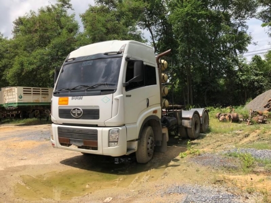 มาใหม่ 4 คัน หัวลาก 10 ล้อ คันละ 365,000 บาท  FAW 380 แรง ปี 2557 สภาพสวย 2 เพลา  8 เกียร์ฟูลเลอร์ (LOW-HIGH) NGV8 ถัง เครื่อง 380 แรง ดี. (มีปั้มไฮโดรลิกระบบดั้ม ) หัวสวยมีแอร์ คัสชีสวย เอกสารเล่มทะเบียน  รถอยู่  สระบ โทร 0610710295  สนใจ รายการสินค้า อื