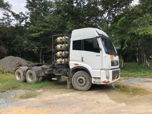 มาใหม่ 4 คัน หัวลาก 10 ล้อ คันละ 365,000 บาท  FAW 380 แรง ปี 2557 สภาพสวย 2 เพลา  8 เกียร์ฟูลเลอร์ (LOW-HIGH) NGV8 ถัง เครื่อง 380 แรง ดี. (มีปั้มไฮโดรลิกระบบดั้ม ) หัวสวยมีแอร์ คัสชีสวย เอกสารเล่มทะเบียน  รถอยู่  สระบ โทร 0610710295  สนใจ รายการสินค้า อื