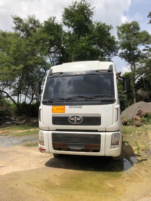 มาใหม่ 4 คัน หัวลาก 10 ล้อ คันละ 365,000 บาท  FAW 380 แรง ปี 2557 สภาพสวย 2 เพลา  8 เกียร์ฟูลเลอร์ (LOW-HIGH) NGV8 ถัง เครื่อง 380 แรง ดี. (มีปั้มไฮโดรลิกระบบดั้ม ) หัวสวยมีแอร์ คัสชีสวย เอกสารเล่มทะเบียน  รถอยู่  สระบ โทร 0610710295  สนใจ รายการสินค้า อื