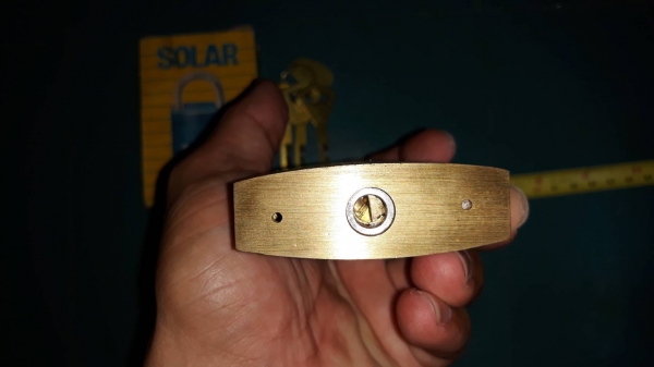 ขายแม่กุญแจทองเหลือง60mm.SOLAR MADE IN SWITZERLAND. ใหม่เก่าเก็บ ขายแม่กุญแจทองเหลือง60mm.SOLAR MADE IN SWITZERLAND. ใหม่เก่าเก็บ