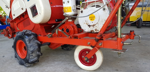 เครื่องสับกิ่งไม้ เดินหน้าถอยหลังได้  สอบถามได้ต่อรองได้ขายได้ขาย