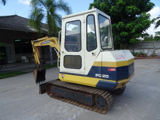 รถขุด Komatsu PC20-2 ตู้เก๋ง รถขุด Komatsu PC20-2 ตู้เก๋ง