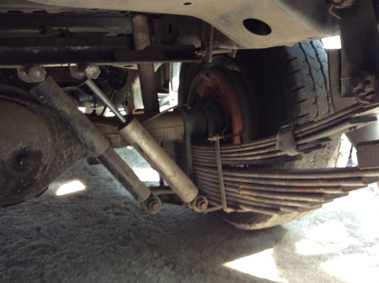 ขายเพลาลอยพร้อมแหนบ ล้อ. โช๊คใส่รีโว่มายังไม่ได้ถอด ขนาดล้อ 225/75R15 ขายเพลาลอยพร้อมแหนบ ล้อ. โช๊คใส่รีโว่มายังไม่ได้ถอด ขนาดล้อ 225/75R15