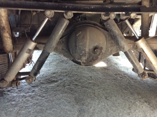 ขายเพลาลอยพร้อมแหนบ ล้อ. โช๊คใส่รีโว่มายังไม่ได้ถอด ขนาดล้อ 225/75R15 ขายเพลาลอยพร้อมแหนบ ล้อ. โช๊คใส่รีโว่มายังไม่ได้ถอด ขนาดล้อ 225/75R15