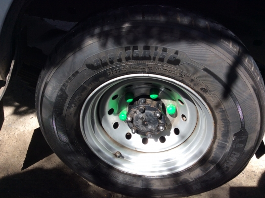 ขายเพลาลอยพร้อมแหนบ ล้อ. โช๊คใส่รีโว่มายังไม่ได้ถอด ขนาดล้อ 225/75R15 ขายเพลาลอยพร้อมแหนบ ล้อ. โช๊คใส่รีโว่มายังไม่ได้ถอด ขนาดล้อ 225/75R15