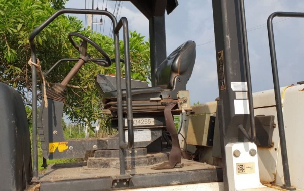 ขายด่วน215,000บาท.รถบด.DYNAPACไดนาแทค9ล้อขนาด9.5ตันหน้ายางหลังยางระบบทำงานดีเป็นรถนอกเพื่งนำเข้ามายังไม่เคยใช้งานในไทยเลยเครื่องดีเซล4สูบมีระบบปล่อยน้ำปล่อยน้ำมันเอกสารอินวอย มีบรีการส่ง รถอยุที่อยุธยา-วังน้อยครับ  โทร085-1904773-087-6694752ดูที่วิดีโอIDล