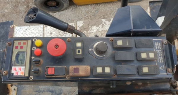 ขายด่วน215,000บาท.รถบด.DYNAPACไดนาแทค9ล้อขนาด9.5ตันหน้ายางหลังยางระบบทำงานดีเป็นรถนอกเพื่งนำเข้ามายังไม่เคยใช้งานในไทยเลยเครื่องดีเซล4สูบมีระบบปล่อยน้ำปล่อยน้ำมันเอกสารอินวอย มีบรีการส่ง รถอยุที่อยุธยา-วังน้อยครับ  โทร085-1904773-087-6694752ดูที่วิดีโอIDล