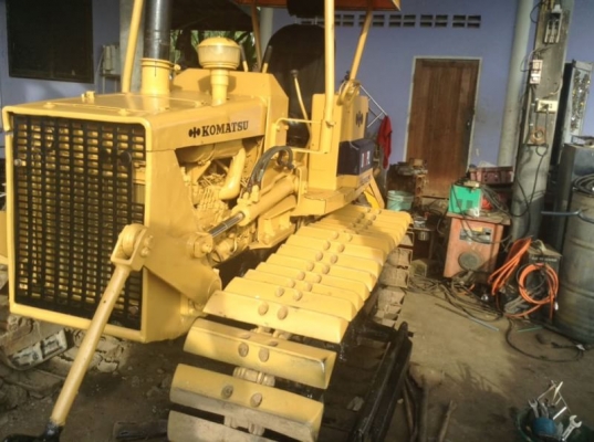 KOMATSU D2-5