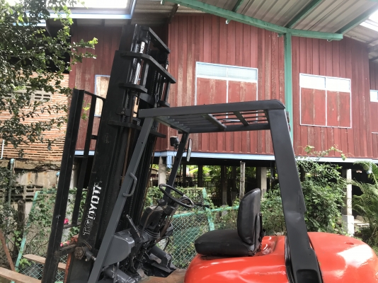 ขายโฟคลิฟโตโยต้า2.5ตันดีเซลเสาสูง4เมตรแน่นพร้อมใช้คับ