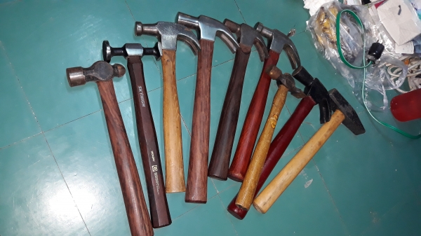 ขายค้อนงานเก่าเก็บหลายแบบหลายขนาดหลายยี่ห้อหลายราคาสนใจ0891786075