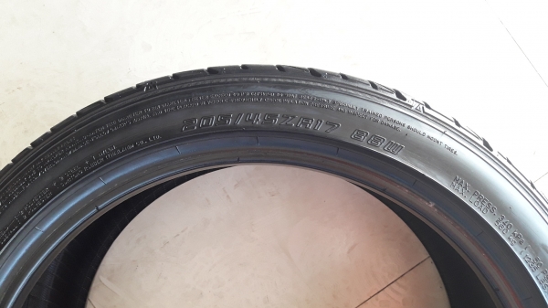ยาง205/45/17 ปี16 DUNLOP LM704 4 เส้น