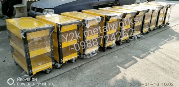 รถเข็นมีลิ้นชักและแผงแขวนอุปกรณ์ยี่ห้อ Y2k สินค้าผลิตไทยคุณภาพพรีเมี่ยม รถเข็นมีลิ้นชักและแผงแขวนอุปกรณ์ยี่ห้อ Y2k สินค้าผลิตไทยคุณภาพพรีเมี่ยม