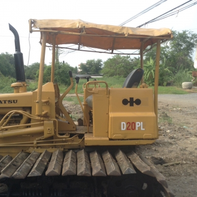 ขายรถแทร็กเตอร์D2-5PL สภาพพร้อมใช้งาน เครื่องดี ช่วงล่างดี ใบแทร็กสวยทุกใบ ราคาต่อรองคุยกันได้