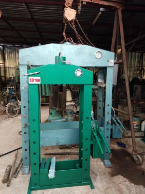 60ตัน มือสองราคาน่าคบ35,000 รวมส่ง ในกทม   ตจว ค่าส่งปลายทาง สนใจทักมาเลย ไลน muts789  โทร0896797158ช่างมัดครับ