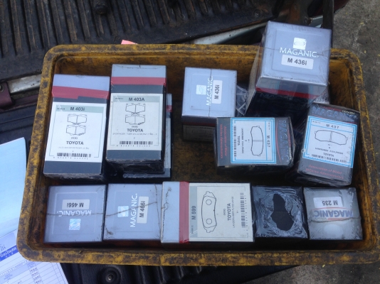 คอมแอร์BMW e36 แท้ถอดจากเครื่อง  ผ้าเบรครถก็มีตำหน่าย