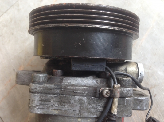 คอมแอร์BMW e36 แท้ถอดจากเครื่อง  ผ้าเบรครถก็มีตำหน่าย