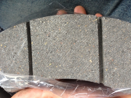 คอมแอร์BMW e36 แท้ถอดจากเครื่อง  ผ้าเบรครถก็มีตำหน่าย