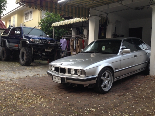 BMW e34 รับแปลงไฟหน้ารถe34ที่ไม่สว่างเป็นled แท้ติดรถ