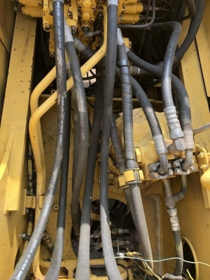 ขายรถแบคโฮมือสอง KOMATSU PC200-8 บูมยาว 16 เมตร ใช้งาน 9 พันชั่วโมง สภาพนางฟ้า ขายรถแบคโฮมือสอง KOMATSU PC200-8 บูมยาว 16 เมตร ใช้งาน 9 พันชั่วโมง สภาพนางฟ้า