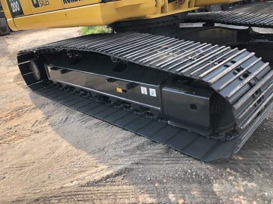 ขายรถแบคโฮมือสอง KOMATSU PC200-8 บูมยาว 16 เมตร ใช้งาน 9 พันชั่วโมง สภาพนางฟ้า ขายรถแบคโฮมือสอง KOMATSU PC200-8 บูมยาว 16 เมตร ใช้งาน 9 พันชั่วโมง สภาพนางฟ้า