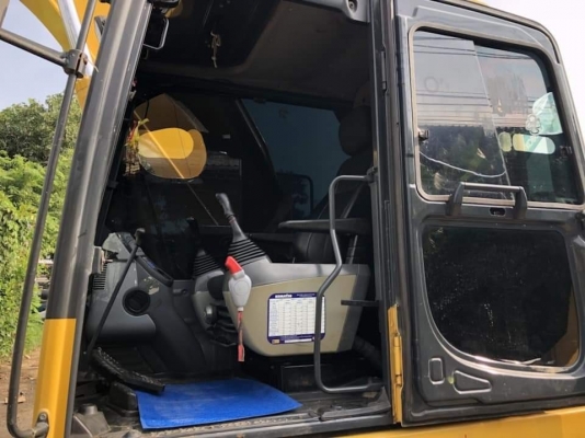 ขายรถแบคโฮมือสอง KOMATSU PC200-8 บูมยาว 16 เมตร ใช้งาน 9 พันชั่วโมง สภาพนางฟ้า ขายรถแบคโฮมือสอง KOMATSU PC200-8 บูมยาว 16 เมตร ใช้งาน 9 พันชั่วโมง สภาพนางฟ้า