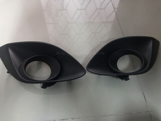 กรอบไฟตัดหมอก Mazda2 ของแท้ โฉมแรก