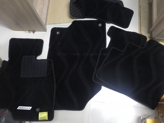 ชุดพรมรองเท้า MAZDA3 SKY แท้ สภาพดี
