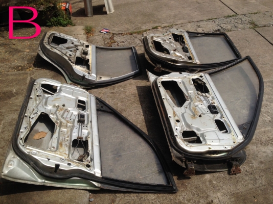 ขายประตู Nissan NV van ราคา 2900 บาท