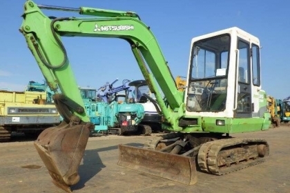 ขาย รถแม็คโคร MITSUBISHI 30MM พร้อมใช้งาน นำเข้าเองจากประเทศญี่ปุ่น ติดต่อ 063-9316985 ID LINE : 0639316985 ครับ