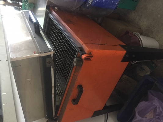 เครื่องห่อฟิล์มหดแบบกึ่งอัตโนมัติ L-Sealing Machine เหมาะสำหรับห่อฟิล์มหด PVC, POF, PE แบบม้วนใช้คู่กับเครื่องอบฟิล์มหดทุกขนาด เครื่องห่อฟิล์มหดแบบกึ่งอัตโนมัติ L-Sealing Machine เหมาะสำหรับห่อฟิล์มหด PVC, POF, PE แบบม้วนใช้คู่กับเครื่องอบฟิล์มหดทุกขนาด