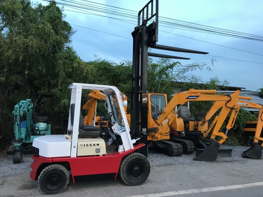 Nissan 2ตันดีเซลเก่าญี่ปุ่น สภาพดีพร้อมใช้ไม่เคยใช้ในไทยมีใบอินวอย