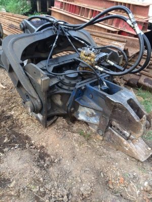 ขาย 3,200,000 KOMATSU pc 300-8 ใส่หัวไวโบเอกสารเล่ม ไฟฟ้าครบ เครื่องดี ปั้มแรง เอวแน่น ช่วงล่างเต็ม พร้อมใช้งานทุกระบบ แอร์เย็น  รถอยู่ กทม. 090-772-3710 090-772-3708