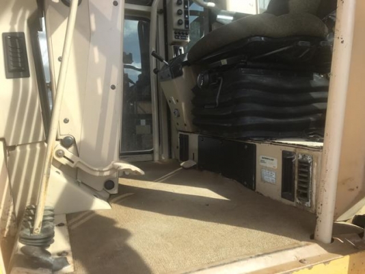 รถเกรดCaterpillar รุ่น140H2ZK06016 ปี2001 มีสแกริฟายสภาพพร้อม