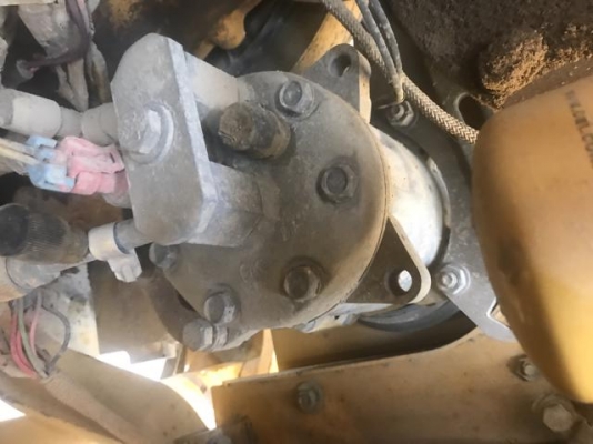 รถเกรดCaterpillar รุ่น140H2ZK06016 ปี2001 มีสแกริฟายสภาพพร้อม