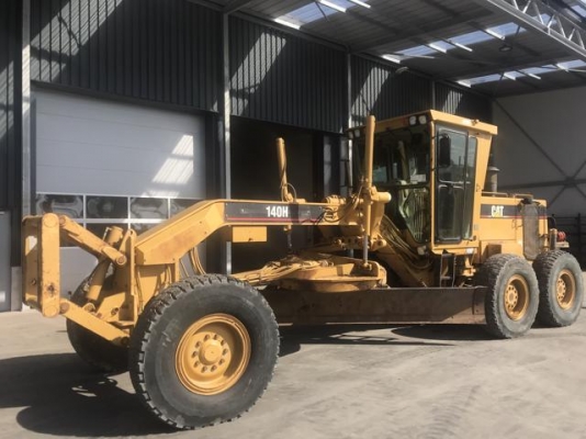 รถเกรดCaterpillar รุ่น140H2ZK06016 ปี2001 มีสแกริฟายสภาพพร้อม