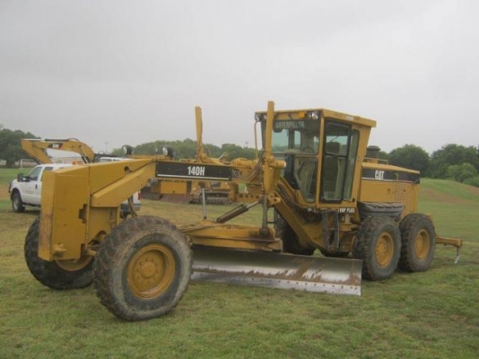 รถเกรดCaterpillar รุ่น140HAPM01827 ปี2005 พร้อมสแกริฟาย สภาพพร้อมใช้งาน