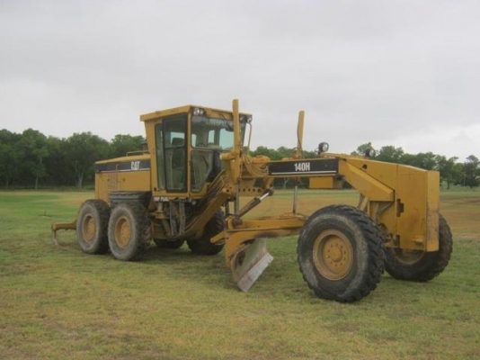 รถเกรดCaterpillar รุ่น140HAPM01827 ปี2005 พร้อมสแกริฟาย สภาพพร้อมใช้งาน