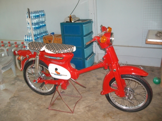 C70 ยืนคันเข็นได้ ประกอบใหม่ ขาดอะไหล่นิดหน่อย C70 ยืนคันเข็นได้ ประกอบใหม่ ขาดอะไหล่นิดหน่อย