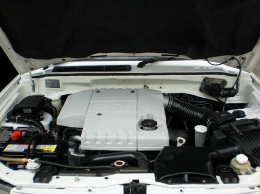 MITSUBISHI PAJERO TURBO 4x4 ตัวนอก สีขาว MITSUBISHI PAJERO TURBO 4x4 ตัวนอก สีขาว