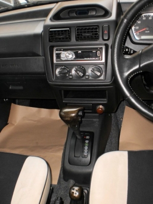 MITSUBISHI PAJERO TURBO 4x4 ตัวนอก สีขาว MITSUBISHI PAJERO TURBO 4x4 ตัวนอก สีขาว