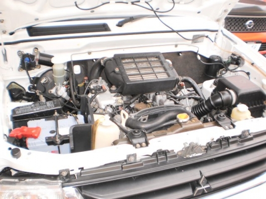 MITSUBISHI PAJERO TURBO 4x4 ตัวนอก สีขาว MITSUBISHI PAJERO TURBO 4x4 ตัวนอก สีขาว