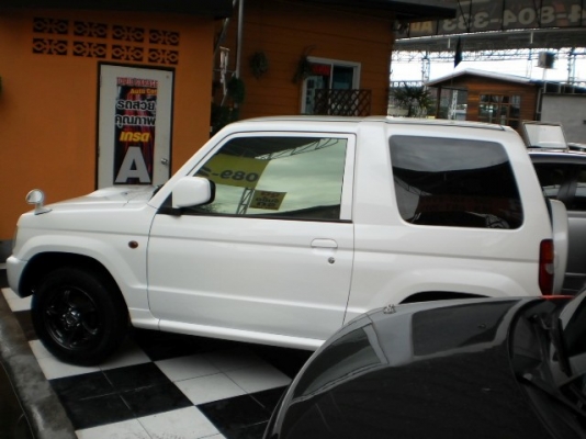 MITSUBISHI PAJERO TURBO 4x4 ตัวนอก สีขาว MITSUBISHI PAJERO TURBO 4x4 ตัวนอก สีขาว