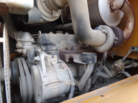 รถตักล้อยาง  ยี่ห้อ TCM L13  รถปี 2000 (เทียบเท่า WA100-3) สภาพสวยจัด ใช้งานน้อย 900 ชั่วโมง แขนยาวพิเศษจากห้าง  โทร.081-373-0559