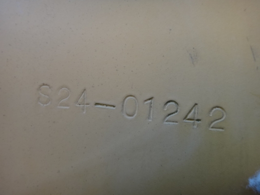 รถตักล้อยาง  ยี่ห้อ TCM L13  รถปี 2000 (เทียบเท่า WA100-3) สภาพสวยจัด ใช้งานน้อย 900 ชั่วโมง แขนยาวพิเศษจากห้าง  โทร.081-373-0559
